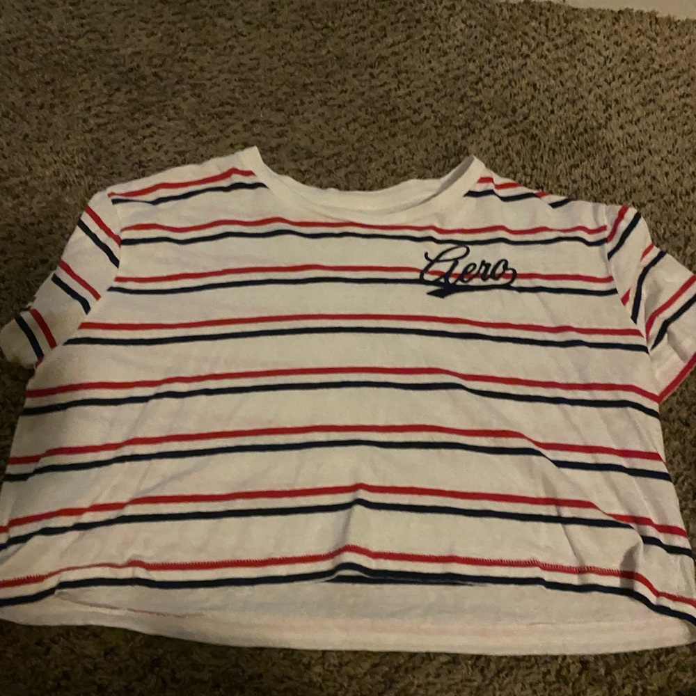 Red white and blue Aeropostale cropped shirt no flaws